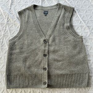 GAP Heather Gray Ribbed Sweater Vest